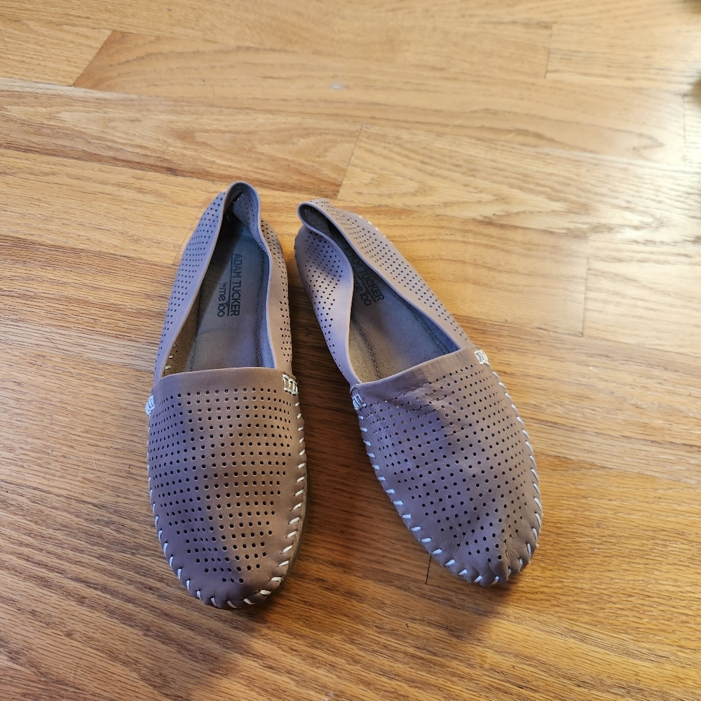 Beige loafers size 7